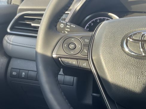 Used 2024 Toyota Camry SE image 18