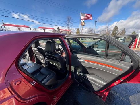 Used 2012 Chrysler 300 Limited image 9