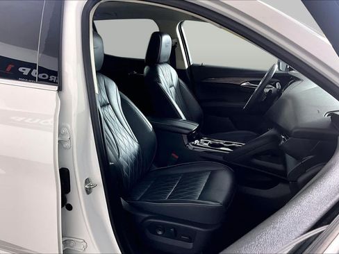 Used 2021 Buick Envision Avenir w/ Technology Package II FWD image 9