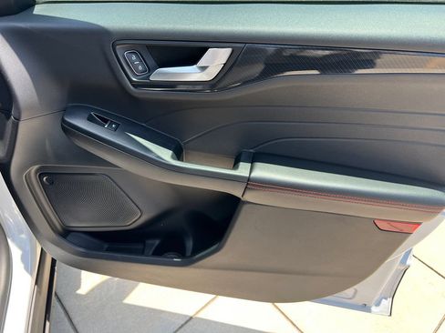 Used 2025 Ford Escape ST-Line FWD image 6