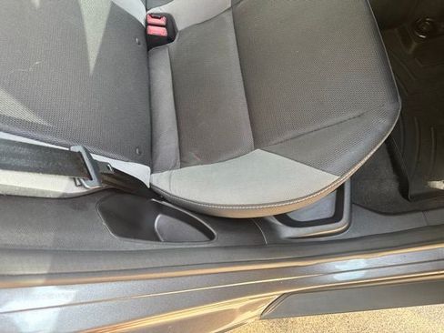 Used 2014 Ford Focus SE FWD image 24