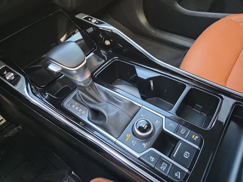 Used 2023 Kia Sorento SX Prestige image 24