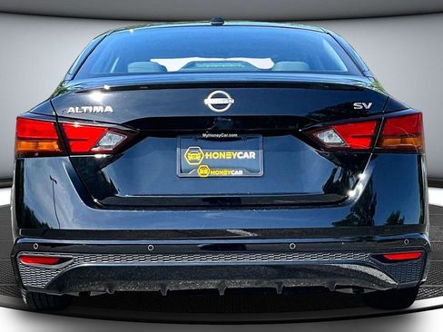 Used 2024 Nissan Altima 2.5 SV FWD image 5