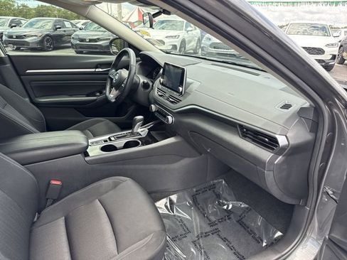 Used 2021 Nissan Altima 2.5 SV w/ SV Premium Package FWD image 18