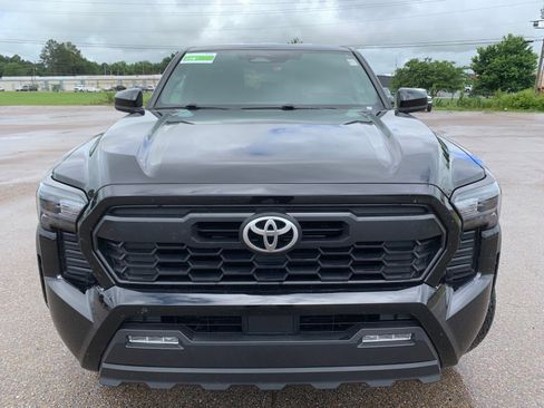Used 2024 Toyota Tacoma TRD Off-Road AWD/4WD image 2