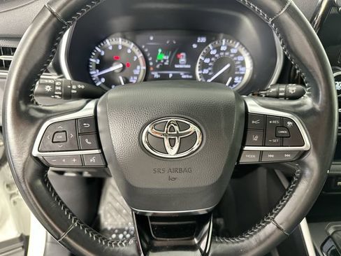 Used 2021 Toyota Highlander XSE AWD/4WD image 21