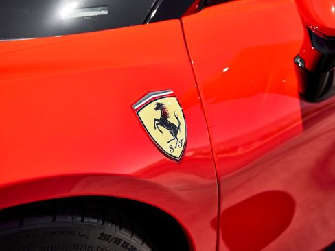 Used 2023 Ferrari SF90 Spider AWD/4WD image 10