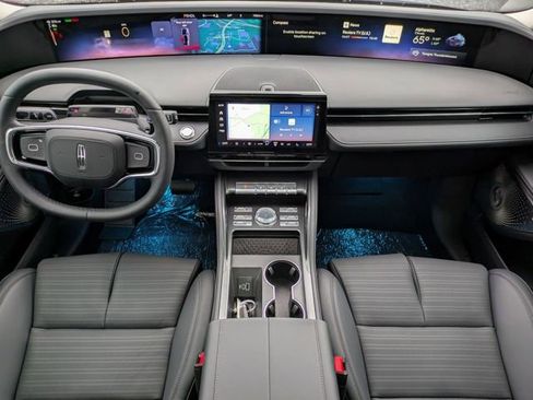 New 2026 Lincoln Nautilus Reserve image 13