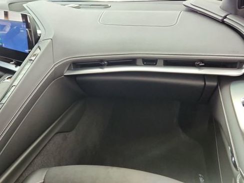 Used 2024 Chevrolet Corvette Stingray Preferred Conv w/ Z51 Performance Package RWD image 34