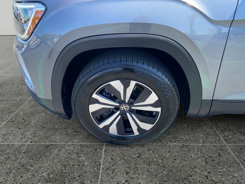 Used 2025 Volkswagen Atlas SE FWD image 14