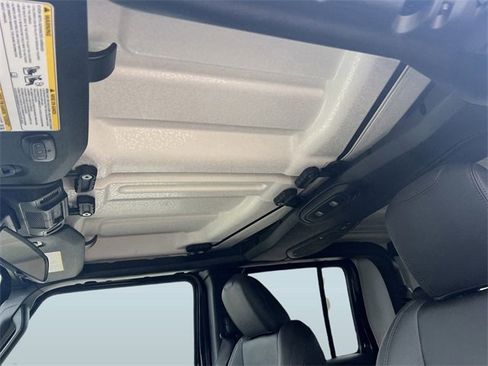 New 2025 Jeep Gladiator Sport w/ Premium Package image 12