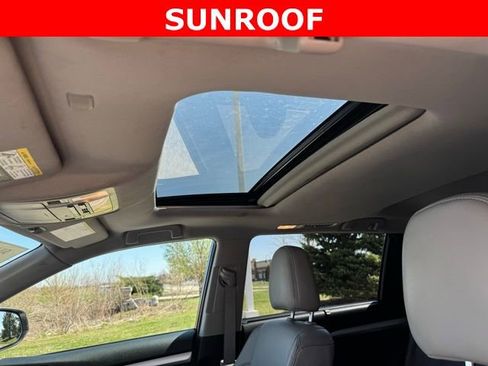 Certified 2019 Toyota Highlander XLE AWD/4WD image 10