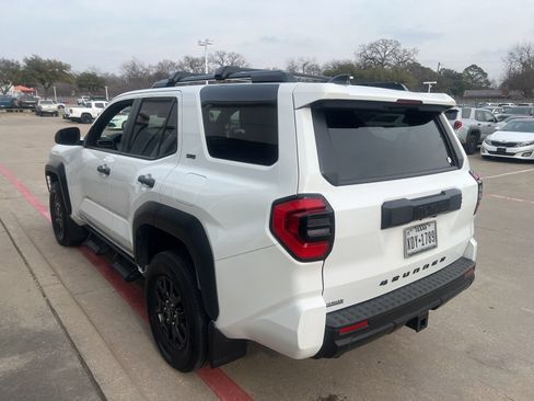 Used 2025 Toyota 4Runner SR5 AWD/4WD image 5