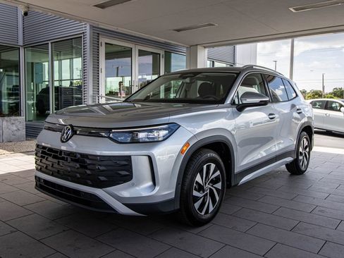 New 2026 Volkswagen Tiguan S FWD image 12