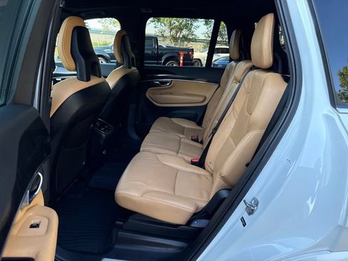 Used 2018 Volvo XC90 T6 Momentum w/ Convenience Package AWD/4WD image 16
