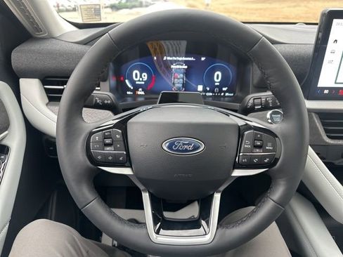 New 2026 Ford Explorer Platinum w/ LUX Leather Package AWD/4WD image 17