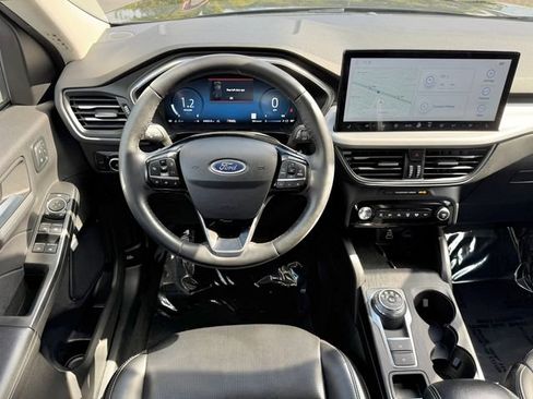 Certified 2024 Ford Escape Platinum AWD/4WD image 13