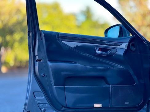 Used 2014 Lexus LS 600h L image 15