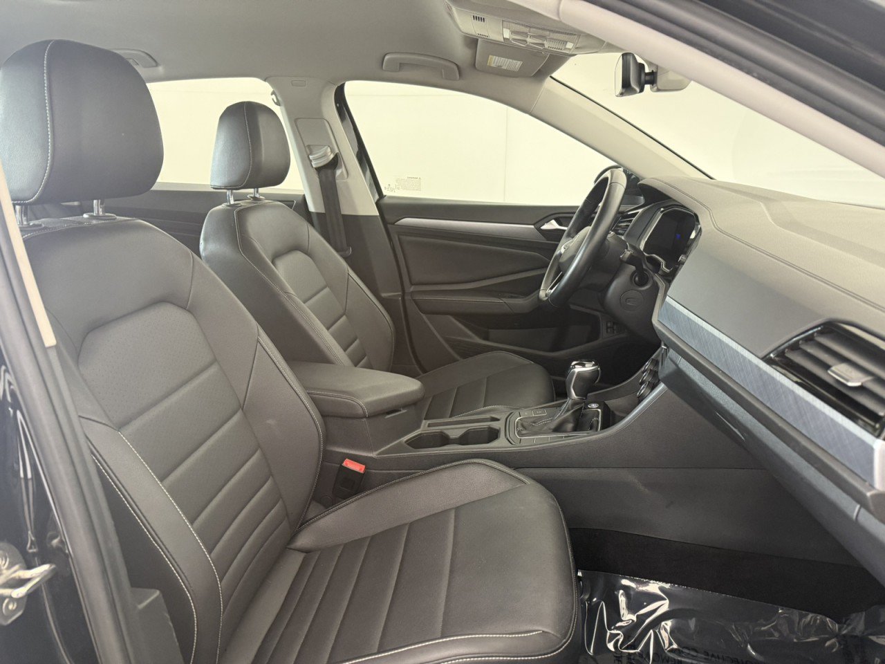 Used 2024 Volkswagen Jetta SE FWD image 10