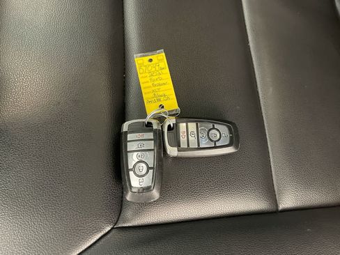 Used 2021 Ford Explorer XLT w/ Equipment Group 202A AWD/4WD image 28