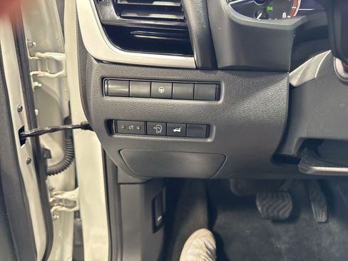 Used 2023 Nissan Rogue SL w/ SL Premium Package image 21