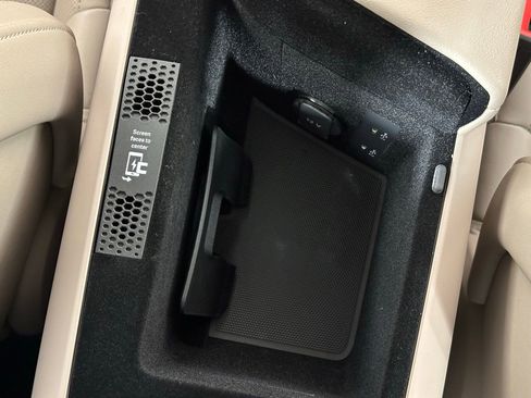 Used 2023 Porsche Taycan 4S image 17