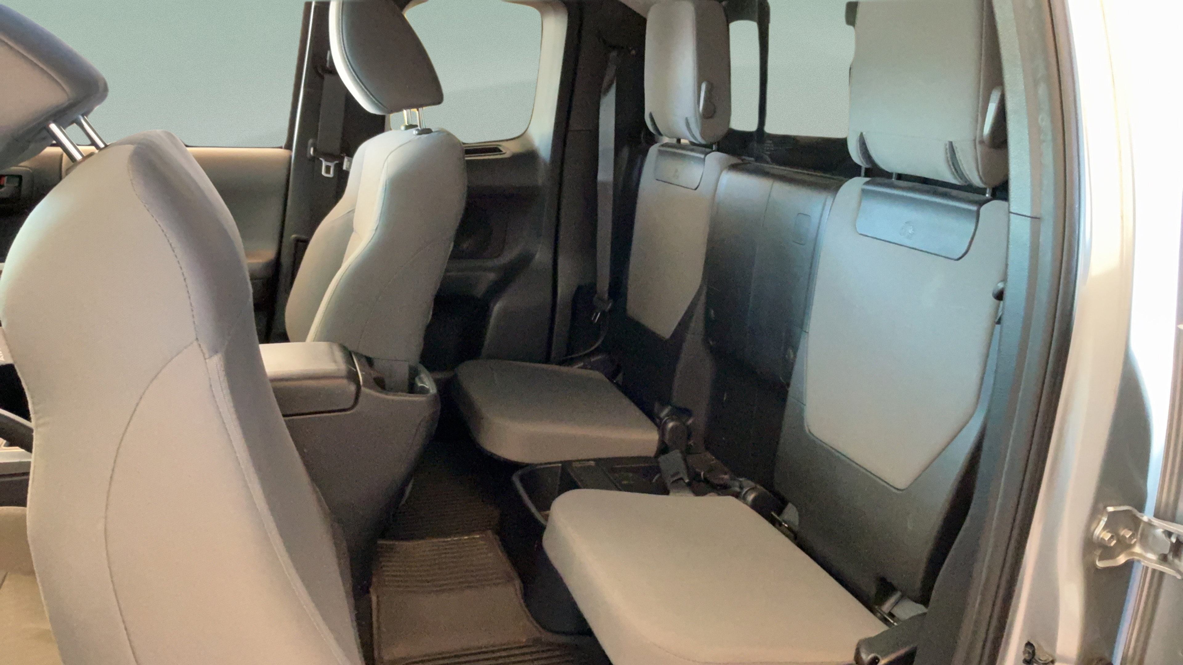 Used 2021 Toyota Tacoma SR5 RWD image 23