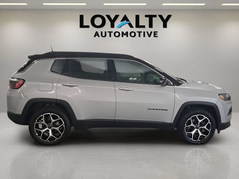 Used 2025 Jeep Compass Limited AWD/4WD image 6