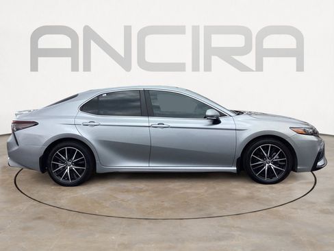 Used 2024 Toyota Camry SE FWD image 15