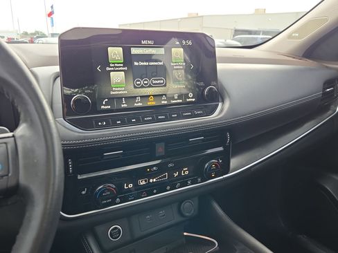 Used 2021 Nissan Rogue Platinum FWD image 23