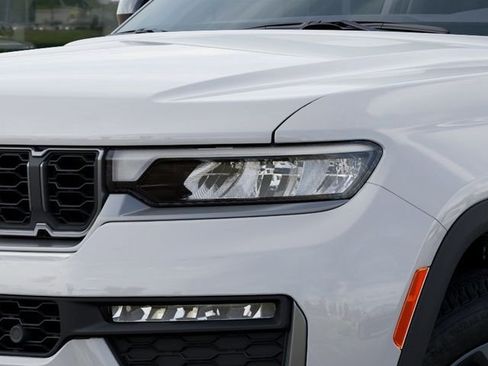 New 2026 Jeep Grand Cherokee L Limited AWD/4WD image 10