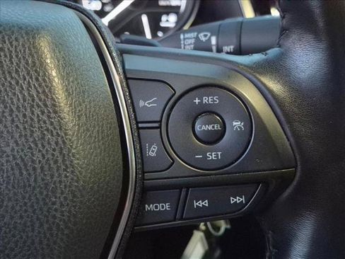 Used 2019 Toyota Camry SE w/ Carpet Mat Package FWD image 16