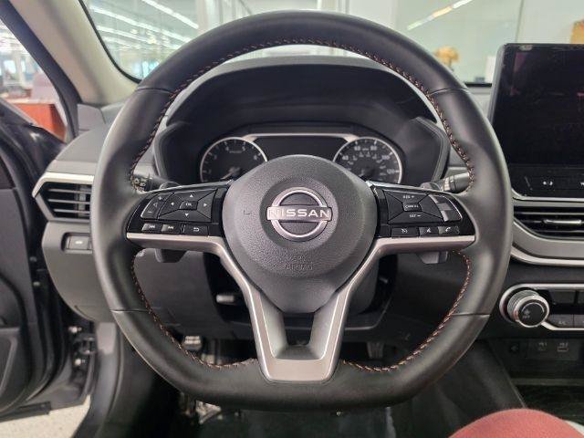 Used 2026 Nissan Altima 2.5 SR FWD image 11