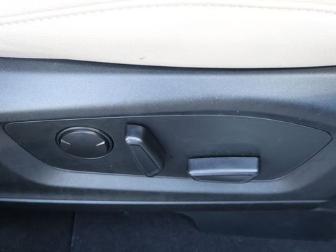 Used 2024 Ford Explorer Limited image 41