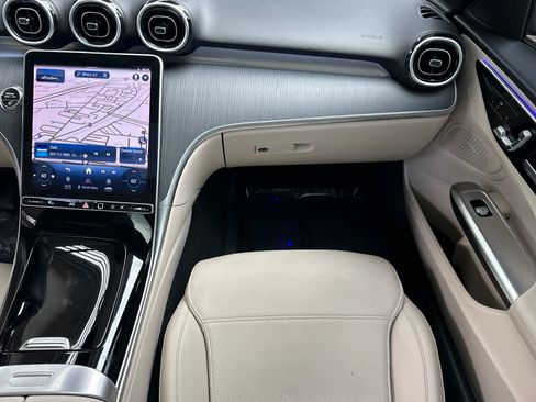 Used 2024 Mercedes-Benz C 300 Sedan image 32