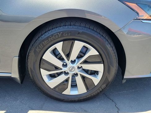 Used 2025 Nissan Altima 2.5 S FWD image 25