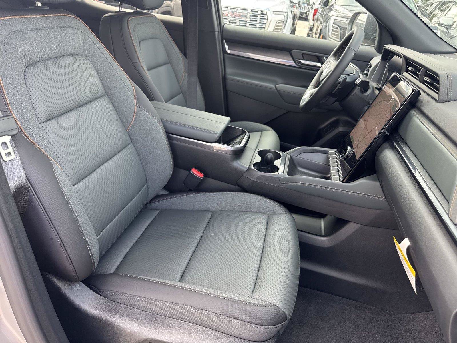 New 2027 GMC Terrain AT4 w/ Convenience Package III AWD/4WD image 24