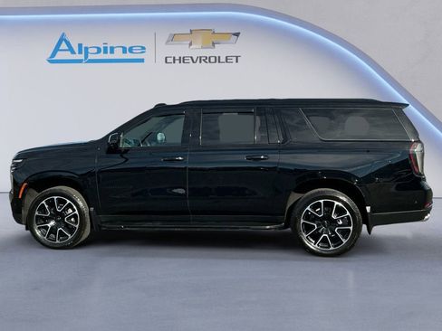 Used 2025 Chevrolet Suburban RST w/ RST Capability Package image 2