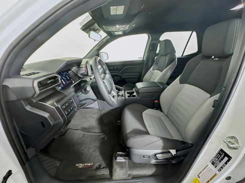 Used 2025 Toyota 4Runner TRD Off-Road image 13