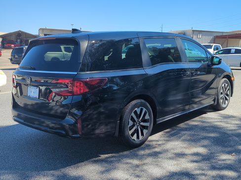 Used 2026 Honda Odyssey EX-L image 4