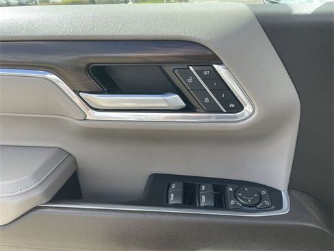 Used 2023 GMC Sierra 1500 SLT w/ SLT Premium Package image 23