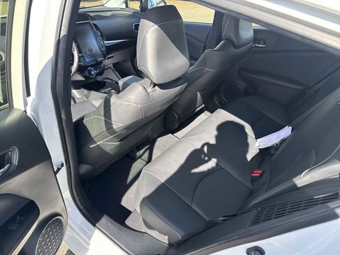 Used 2022 Toyota Prius Prime Limited image 9