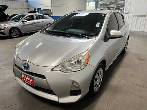 Used 2014 Toyota Prius C One FWD image 7