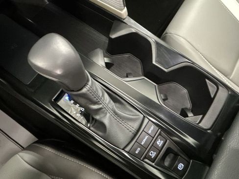 Used 2025 Toyota Camry SE image 20