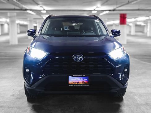 Used 2022 Toyota RAV4 XLE Premium image 11