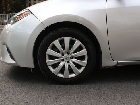Used 2015 Toyota Corolla LE FWD image 11