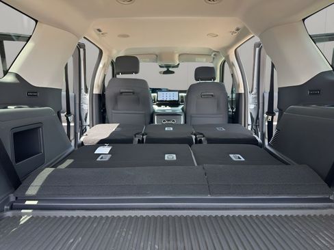 New 2025 Ford Expedition Active AWD/4WD image 32