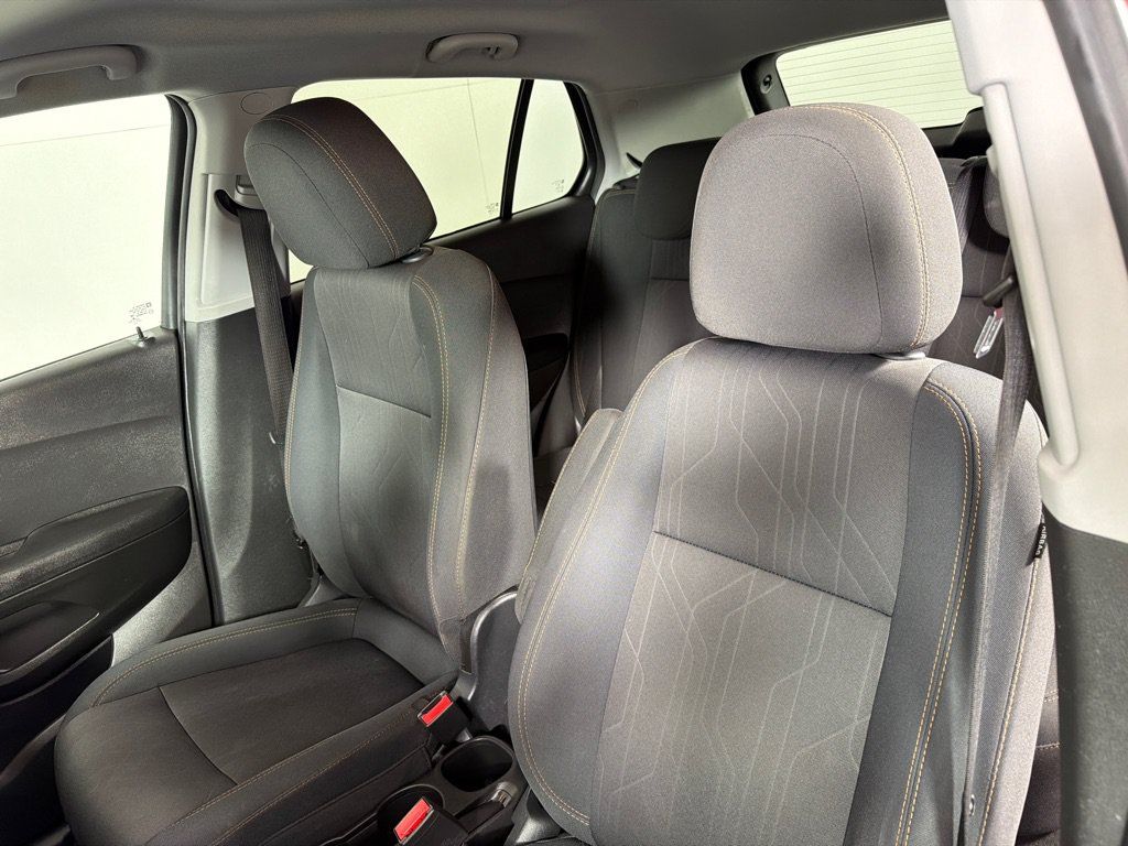 Used 2018 Chevrolet Trax LT FWD image 13