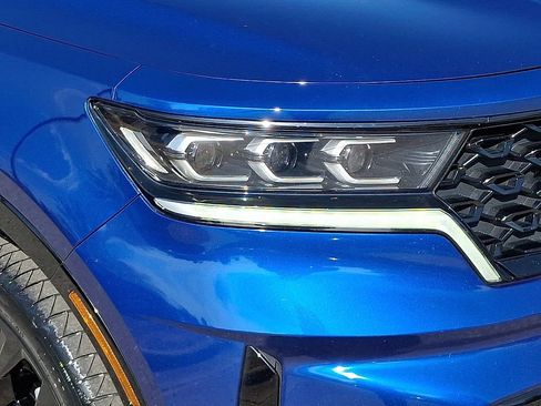 Used 2023 Kia Sorento SX image 9