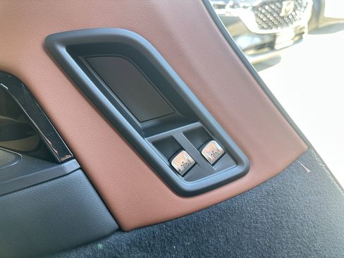 Used 2023 BMW X7 M60i w/ Executive Package image 48